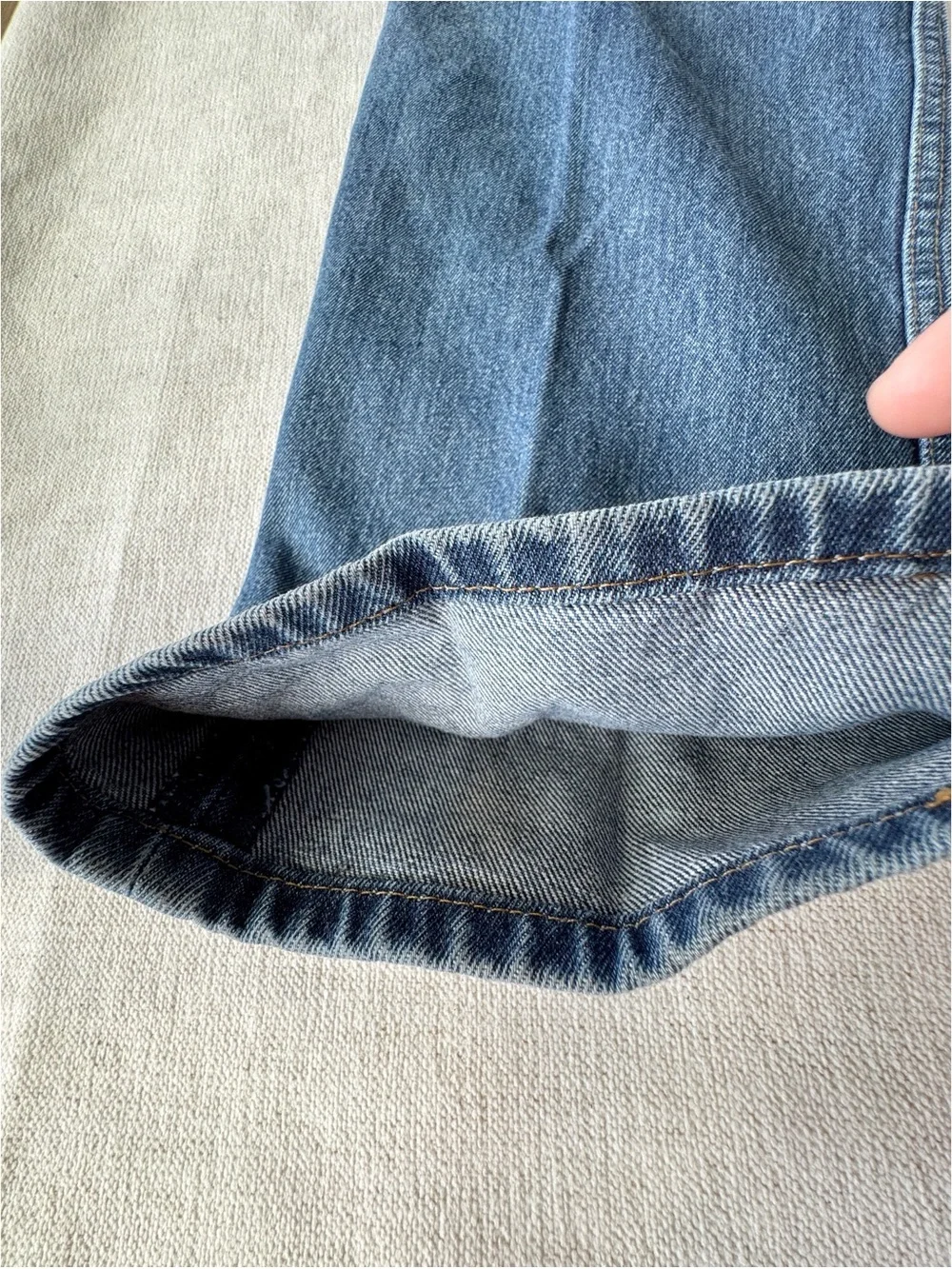 Levi's Men's 38x34 Classic 550 Regular Fit Jeans - in blue